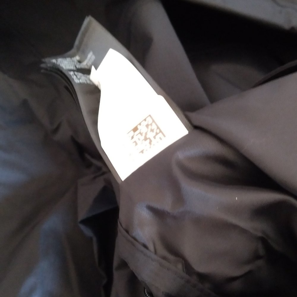 🆕The North Face Men's Venture Rain Jacket, Large - TNF Black, Brand NEW, Auth. - Picture 7 of 8